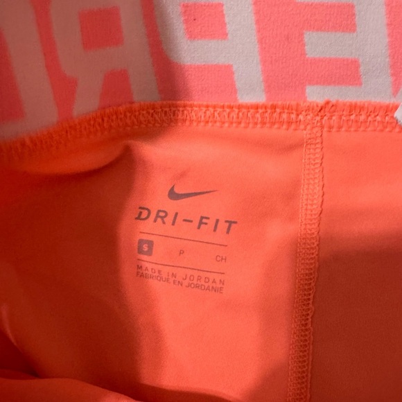 Nike pro shorts size small - Picture 2 of 2